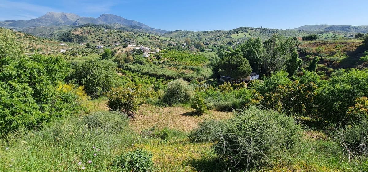 2 bedroom Villa for sale in Tolox with garage - € 320,000 (Ref: 10128333)