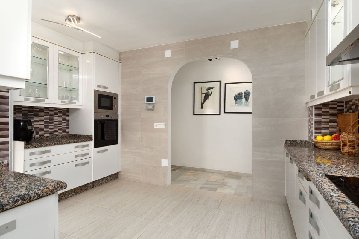 3 soverom Villa til salgs i Benalmadena med svømmebasseng garasje - € 895 000 (Ref: 10128335)