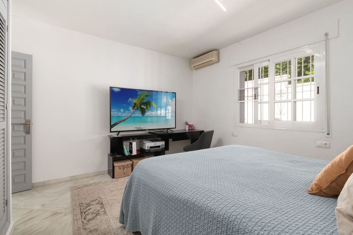 3 soverom Villa til salgs i Benalmadena med svømmebasseng garasje - € 895 000 (Ref: 10128335)