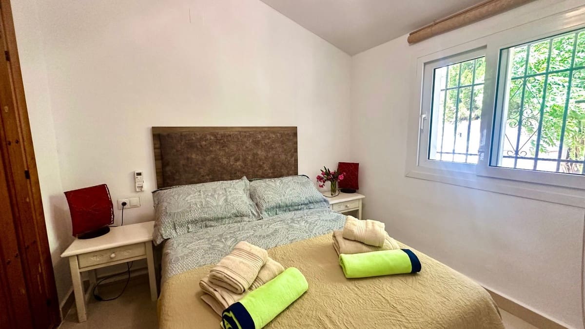 2 bedroom Villa for sale in Vinuela with pool garage - € 339,000 (Ref: 10128339)