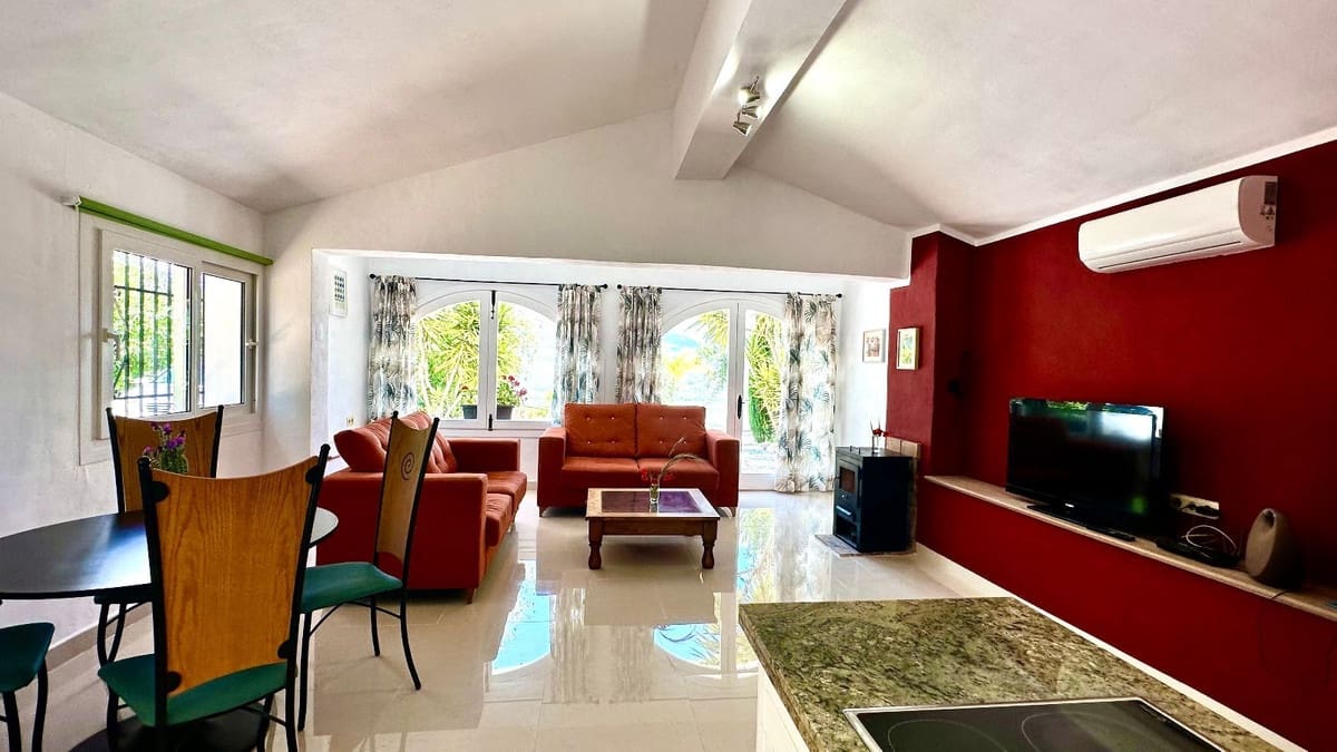 2 bedroom Villa for sale in Vinuela with pool garage - € 339,000 (Ref: 10128339)