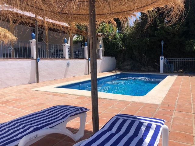 2 bedroom Villa for sale in Viñuela with pool garage - € 339,000 (Ref: 10128339)