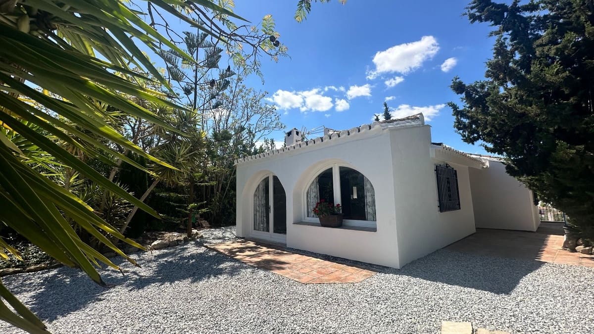 2 bedroom Villa for sale in Vinuela with pool garage - € 339,000 (Ref: 10128339)