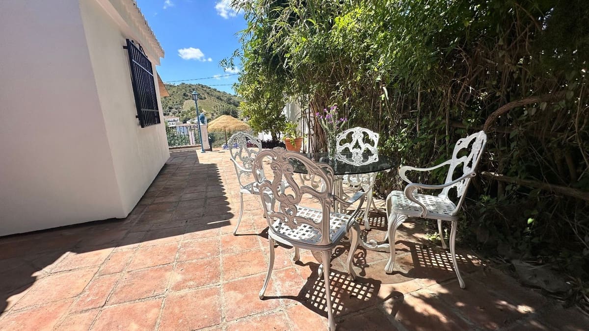 2 bedroom Villa for sale in Vinuela with pool garage - € 339,000 (Ref: 10128339)