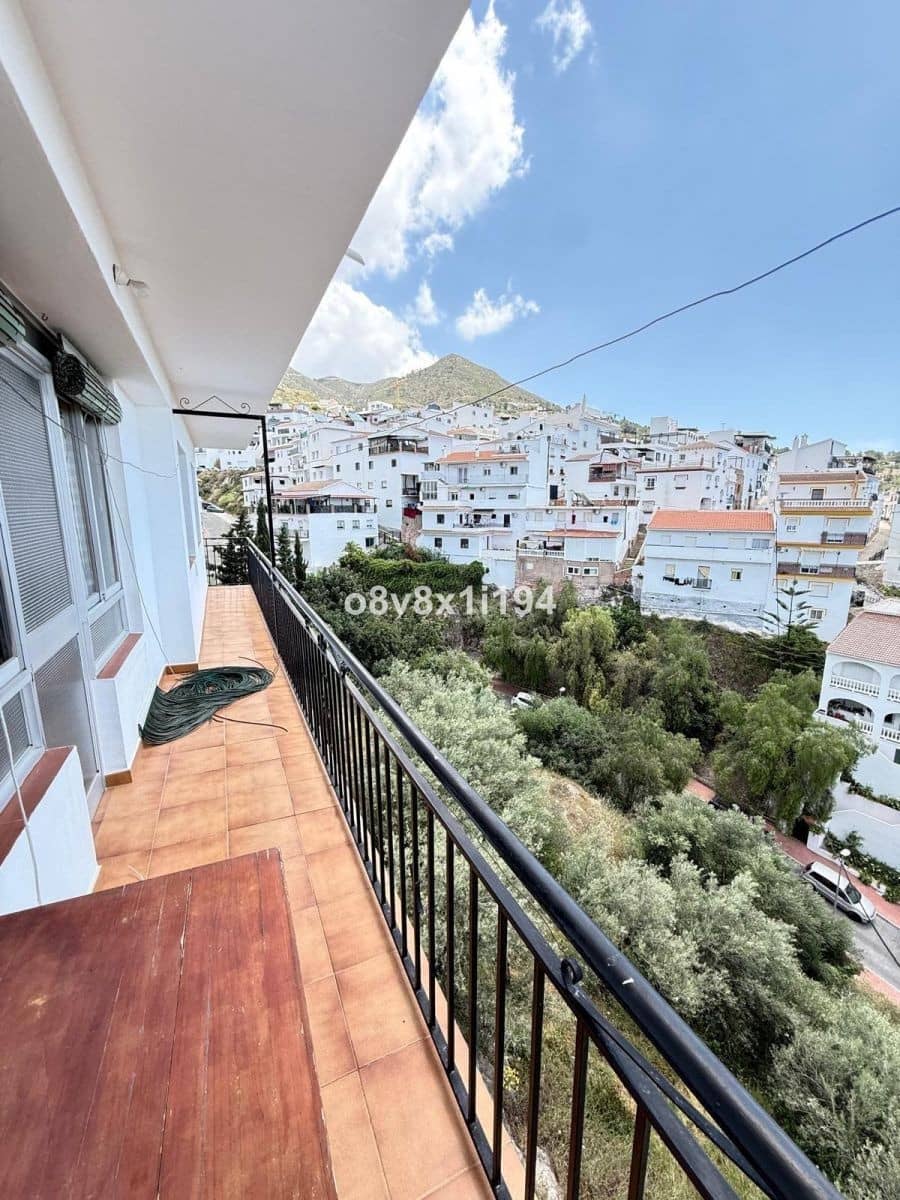 4 bedroom Villa for sale in Competa with garage - € 650,000 (Ref: 10128340)