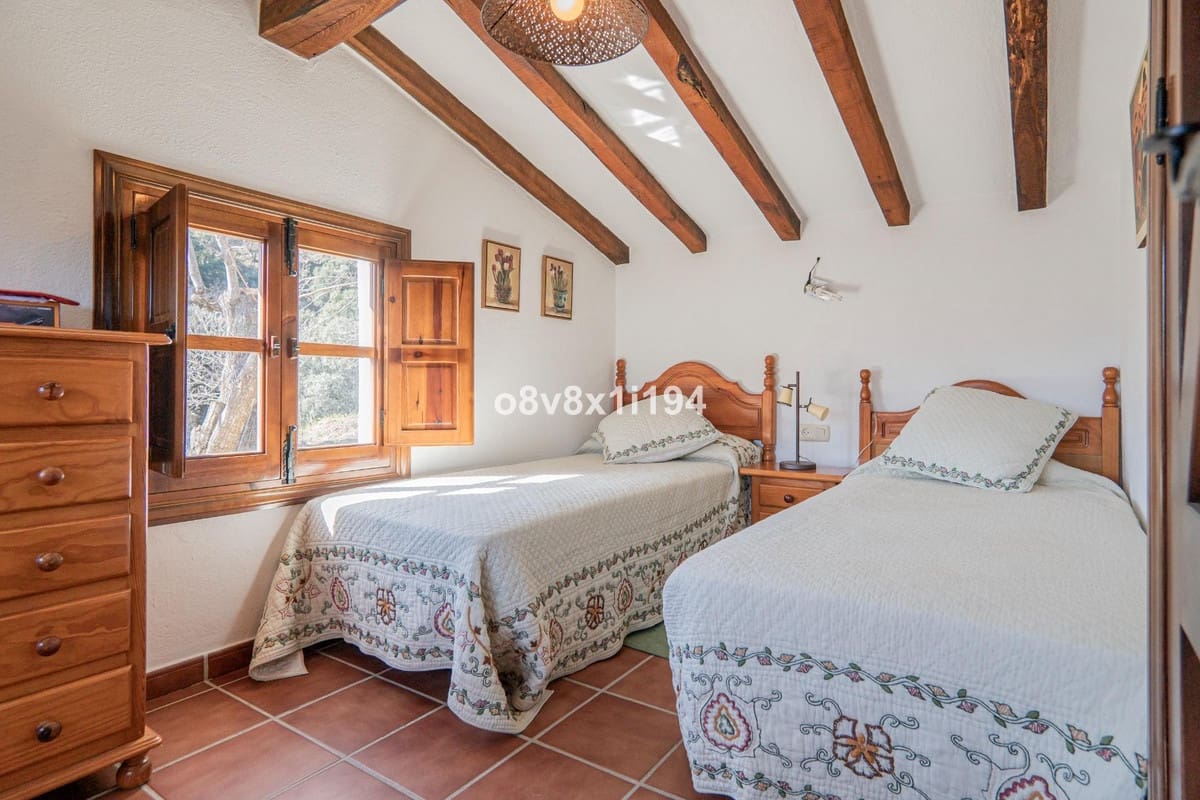 5 slaapkamer Finca/Landhuis te koop in Jubrique met zwembad - € 995.000 (Ref: 10128342)
