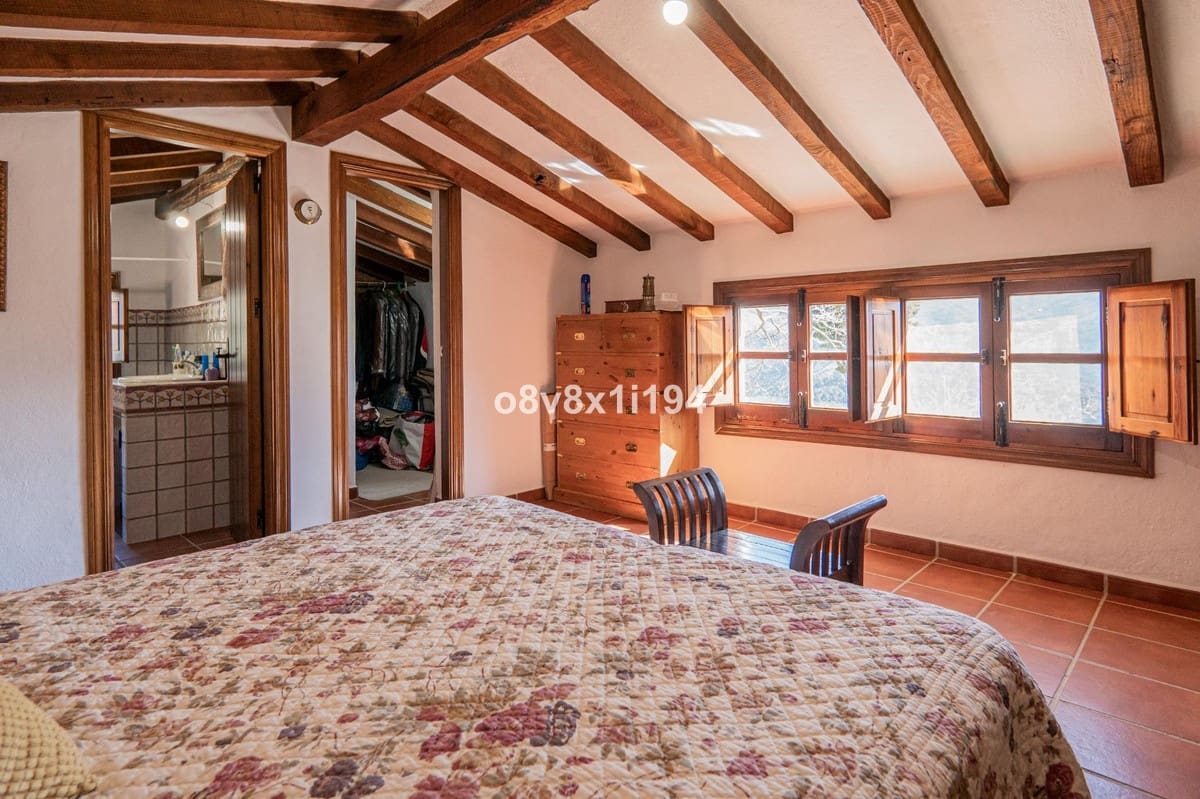 5 slaapkamer Finca/Landhuis te koop in Jubrique met zwembad - € 995.000 (Ref: 10128342)