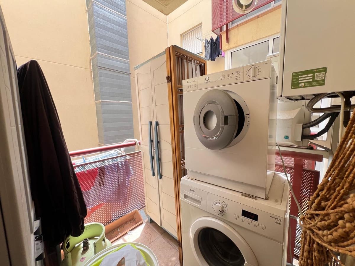 3 bedroom Apartment for sale in Malaga city with pool garage - € 418,900 (Ref: 10128347)