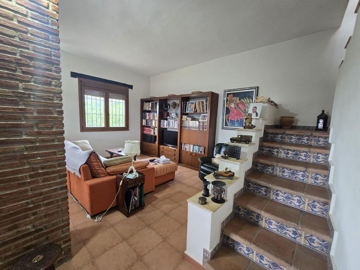 Finca/Casa Rural de 5 habitaciones en Cártama en venta con garaje - 599.000 € (Ref: 10128349)