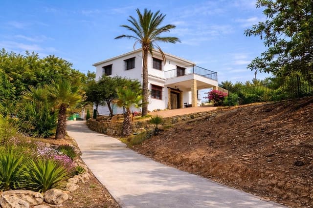 Finca/Casa Rural de 5 habitaciones en Cártama en venta con garaje - 599.000 € (Ref: 10128349)