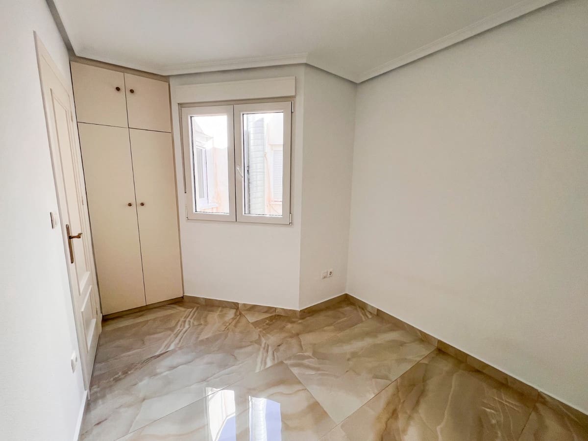2 soverom Leilighet til salgs i Torrevieja - € 198 900 (Ref: 10128358)