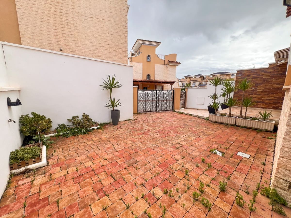 3 bedroom Townhouse for sale in Pilar de la Horadada with pool garage - € 369,000 (Ref: 10128360)