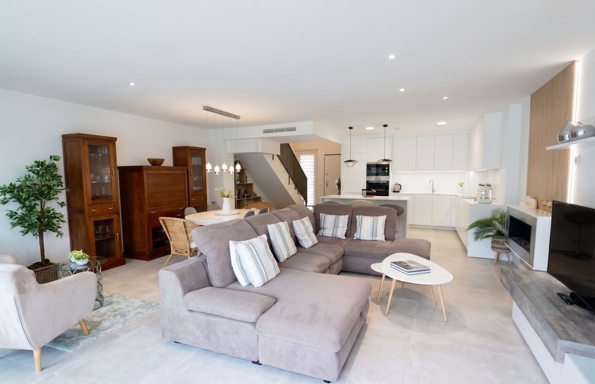 3 slaapkamer Villa te koop in Mijas Costa met zwembad garage - € 945.000 (Ref: 10128368)