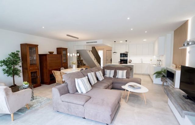 3 slaapkamer Villa te koop in Calahonda, Mijas met zwembad garage - € 945.000 (Ref: 10128368)
