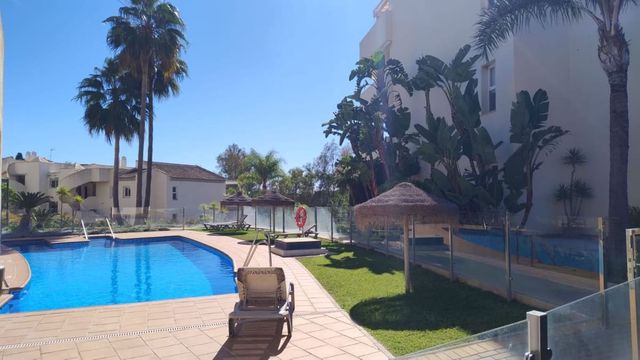 3 slaapkamer Appartement te koop in El Rosario, Marbella met zwembad garage - € 464.000 (Ref: 10128369)