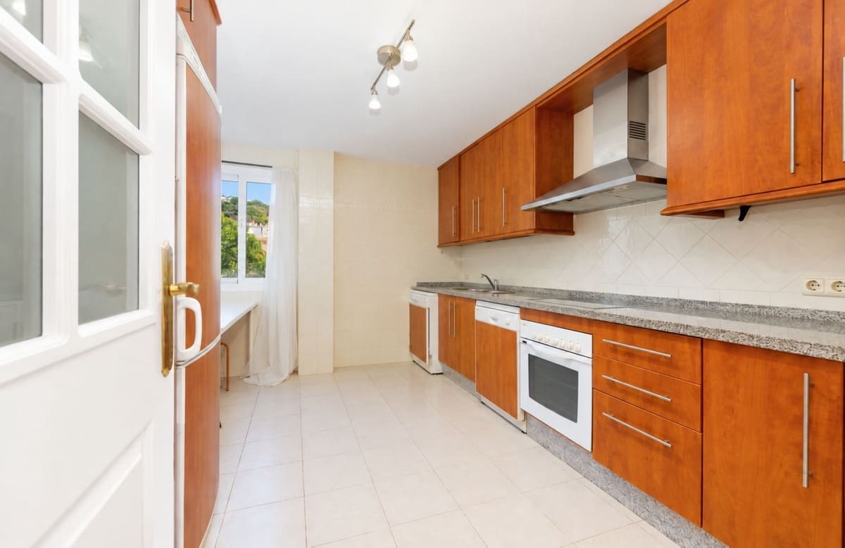3 slaapkamer Appartement te koop in Marbella met zwembad garage - € 464.000 (Ref: 10128369)