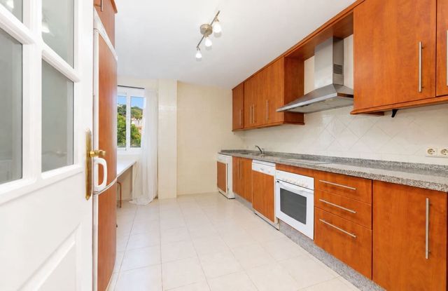 3 slaapkamer Appartement te koop in El Rosario, Marbella met zwembad garage - € 464.000 (Ref: 10128369)