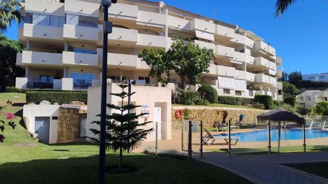 3 slaapkamer Appartement te koop in El Rosario, Marbella met zwembad garage - € 464.000 (Ref: 10128369)