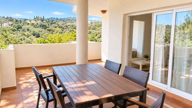 3 slaapkamer Appartement te koop in El Rosario, Marbella met zwembad garage - € 464.000 (Ref: 10128369)