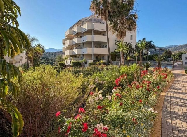 3 slaapkamer Appartement te koop in El Rosario, Marbella met zwembad garage - € 464.000 (Ref: 10128369)