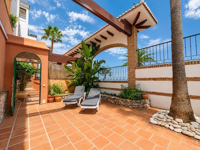 2 sovrum Lägenhet till salu i Frigiliana med pool - 299 000 € (Ref: 10128372)