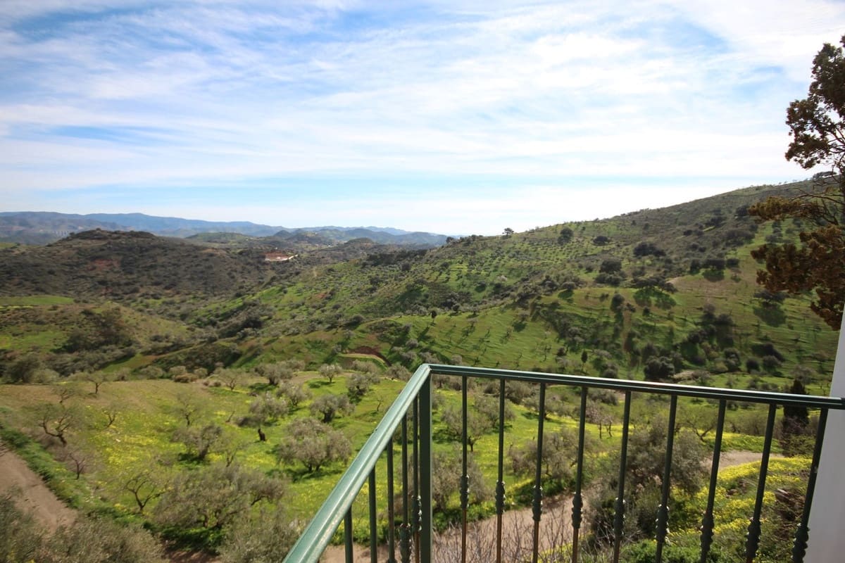 Finca/Casa Rural de 20 habitaciones en Almogía en venta - 1.600.000 € (Ref: 10128373)