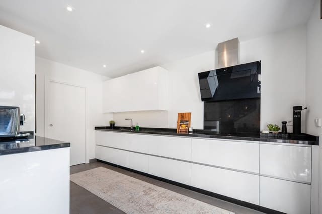4 camera da letto Casa in vendita in Nueva Andalucía Centro, Marbella con piscina garage - 1.395.000 € (Rif: 10128379)