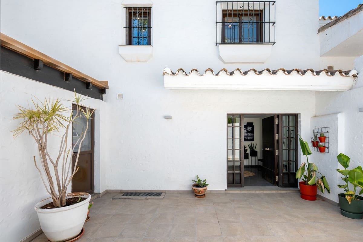 4 camera da letto Casa in vendita in Nueva Andalucia con piscina garage - 1.395.000 € (Rif: 10128379)