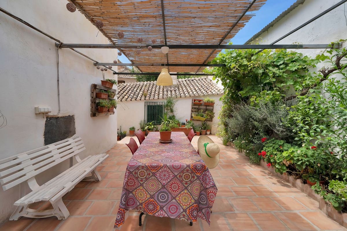 5 slaapkamer Finca/Landhuis te koop in Vinuela met zwembad garage - € 610.000 (Ref: 10128381)