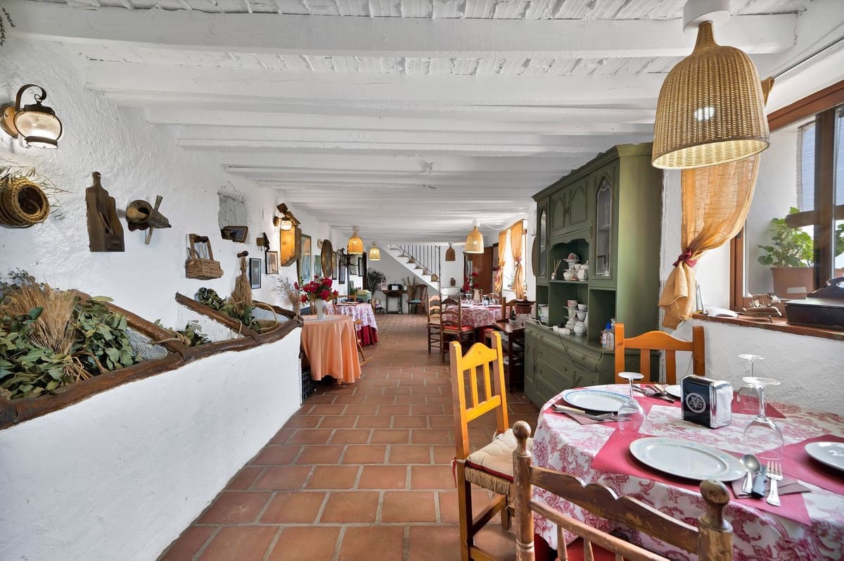 5 slaapkamer Finca/Landhuis te koop in Vinuela met zwembad garage - € 610.000 (Ref: 10128381)