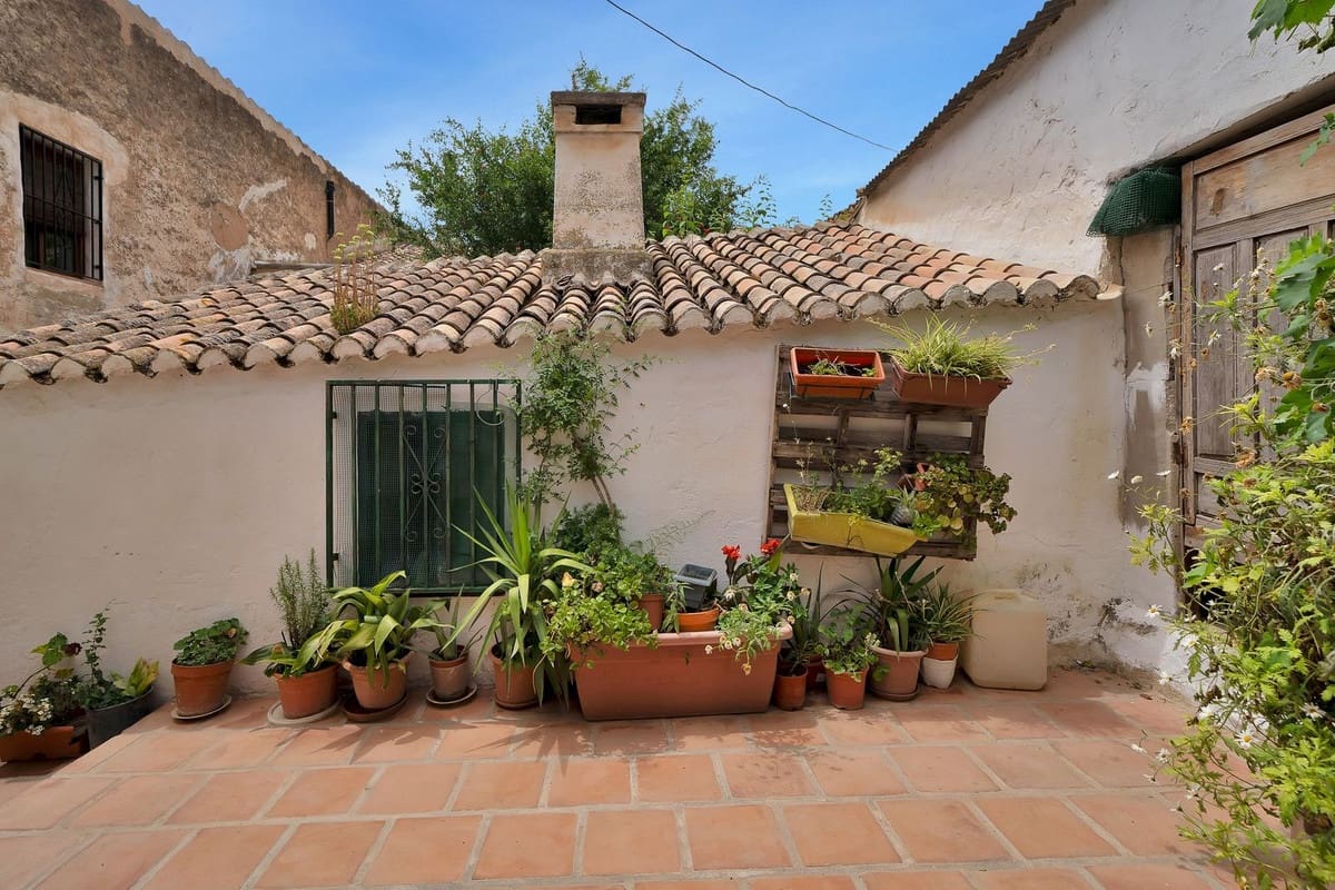 5 slaapkamer Finca/Landhuis te koop in Vinuela met zwembad garage - € 610.000 (Ref: 10128381)