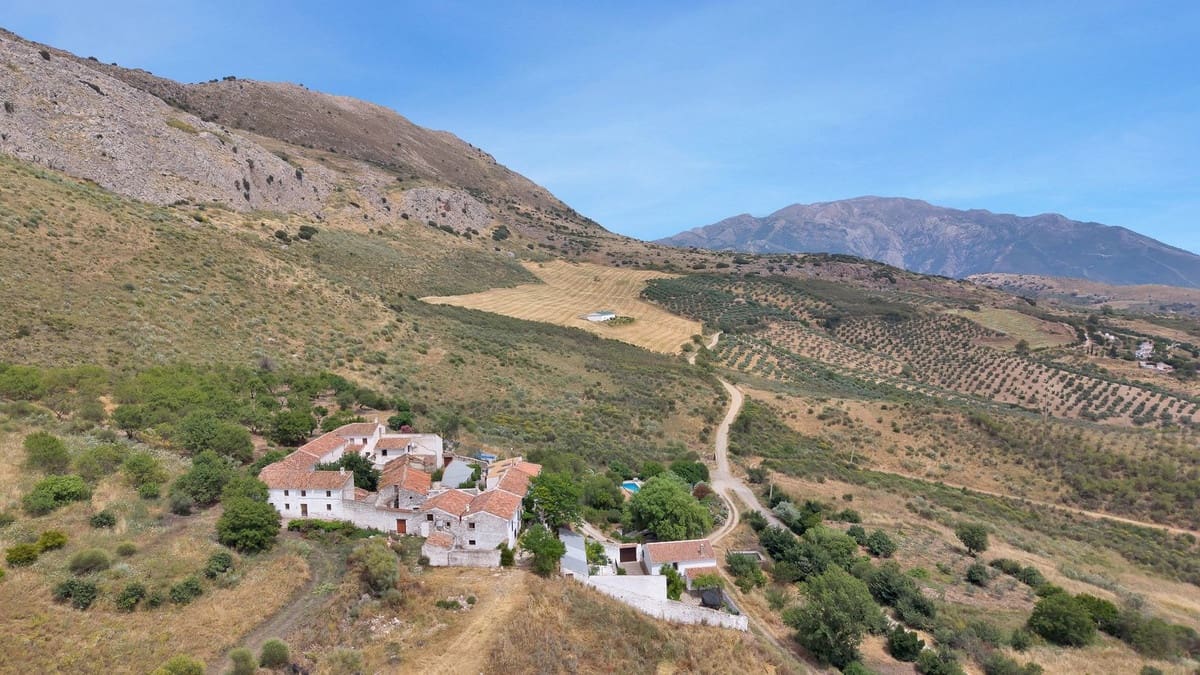 5 slaapkamer Finca/Landhuis te koop in Vinuela met zwembad garage - € 610.000 (Ref: 10128381)