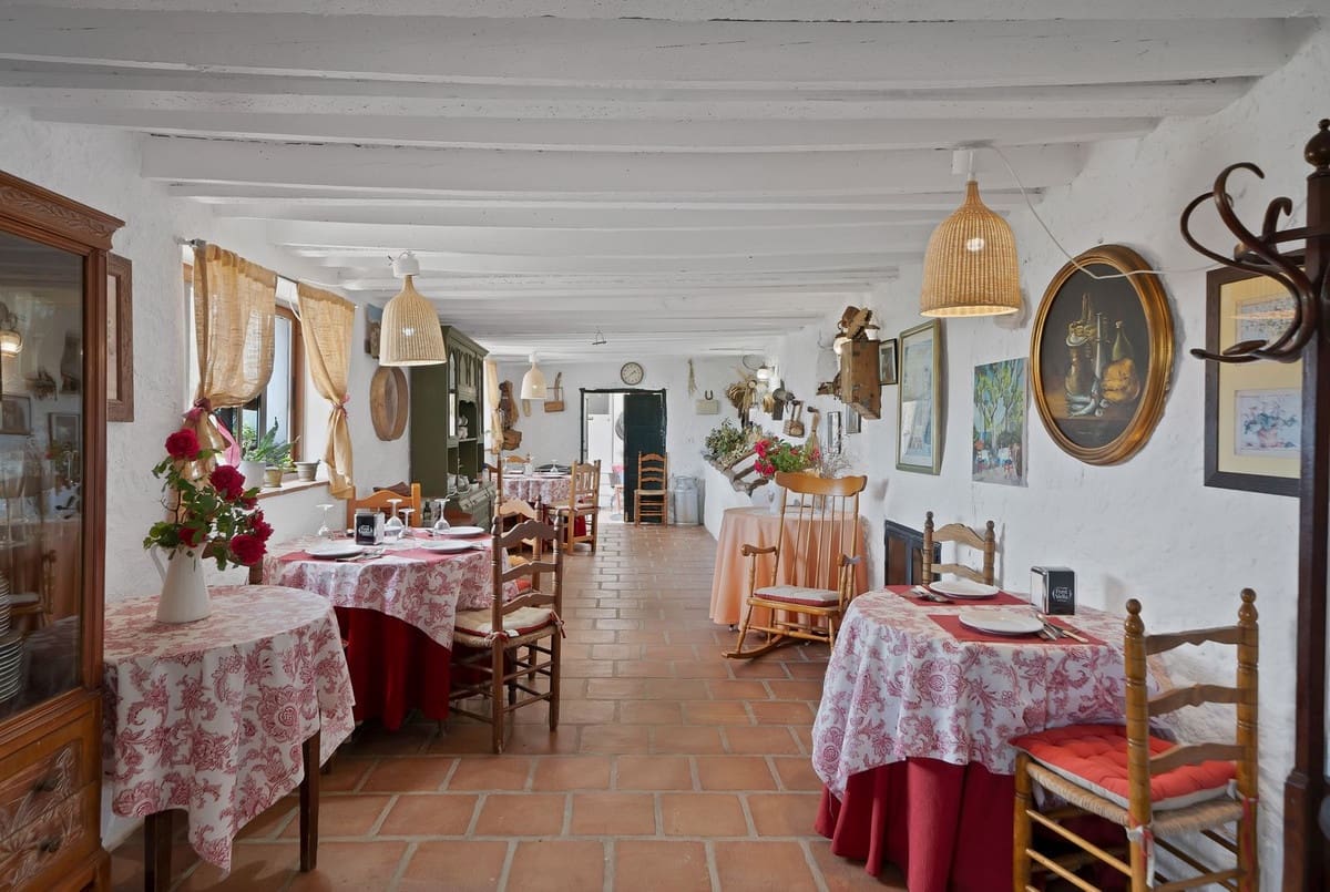 5 slaapkamer Finca/Landhuis te koop in Vinuela met zwembad garage - € 610.000 (Ref: 10128381)