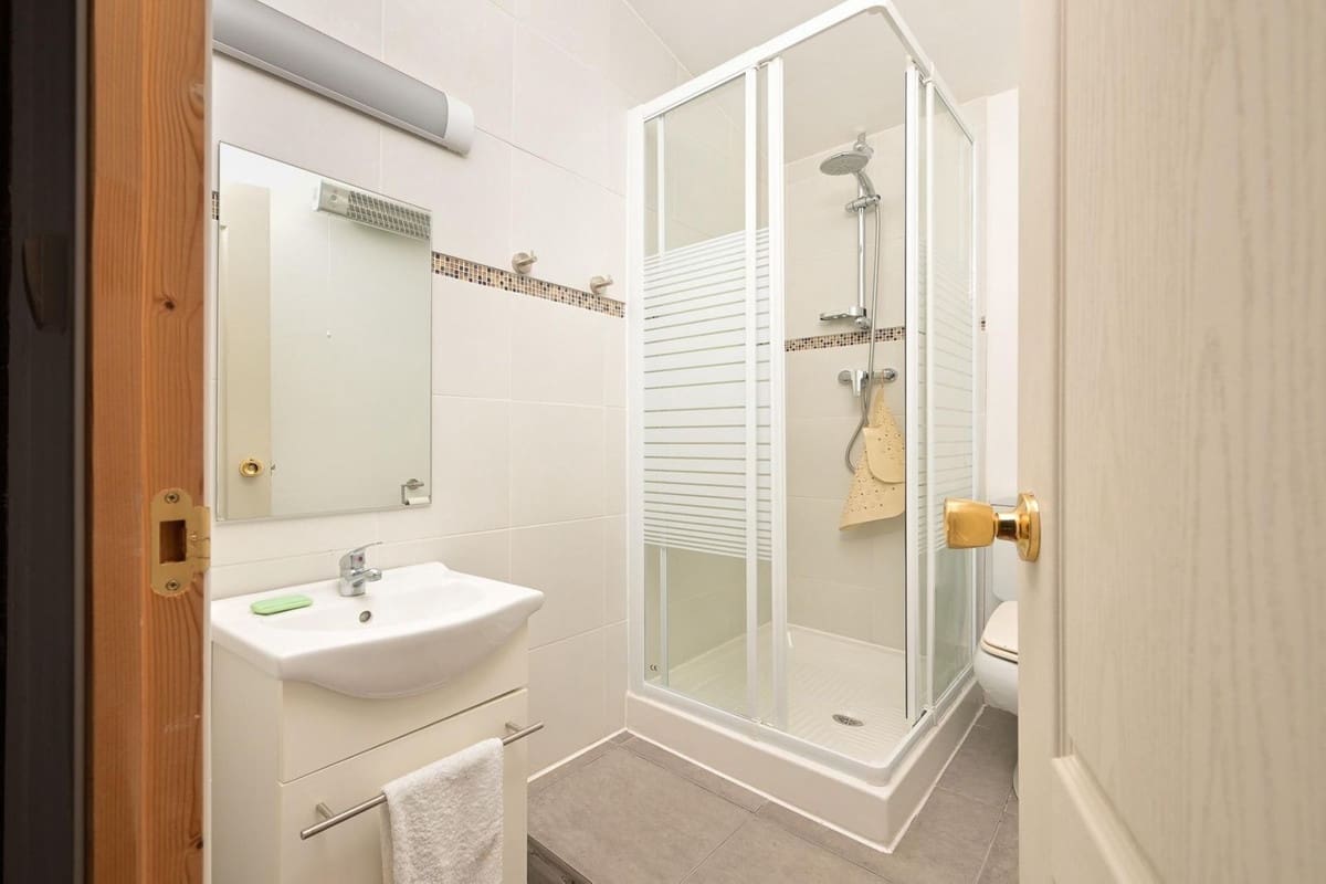7 quarto Casa em Banda para venda em Tolox - 299 500 € (Ref: 10128385)