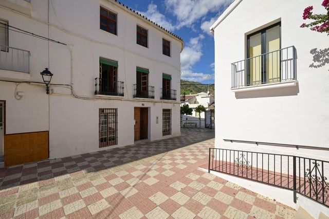 7 quarto Casa em Banda para venda em Tolox - 299 500 € (Ref: 10128385)