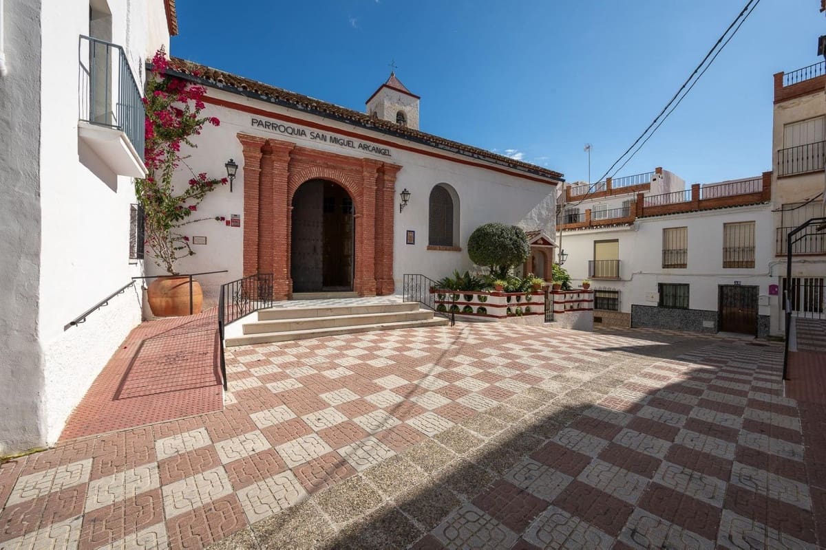 7 quarto Casa em Banda para venda em Tolox - 299 500 € (Ref: 10128385)