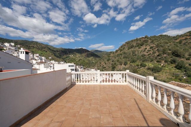 7 quarto Casa em Banda para venda em Tolox - 299 500 € (Ref: 10128385)
