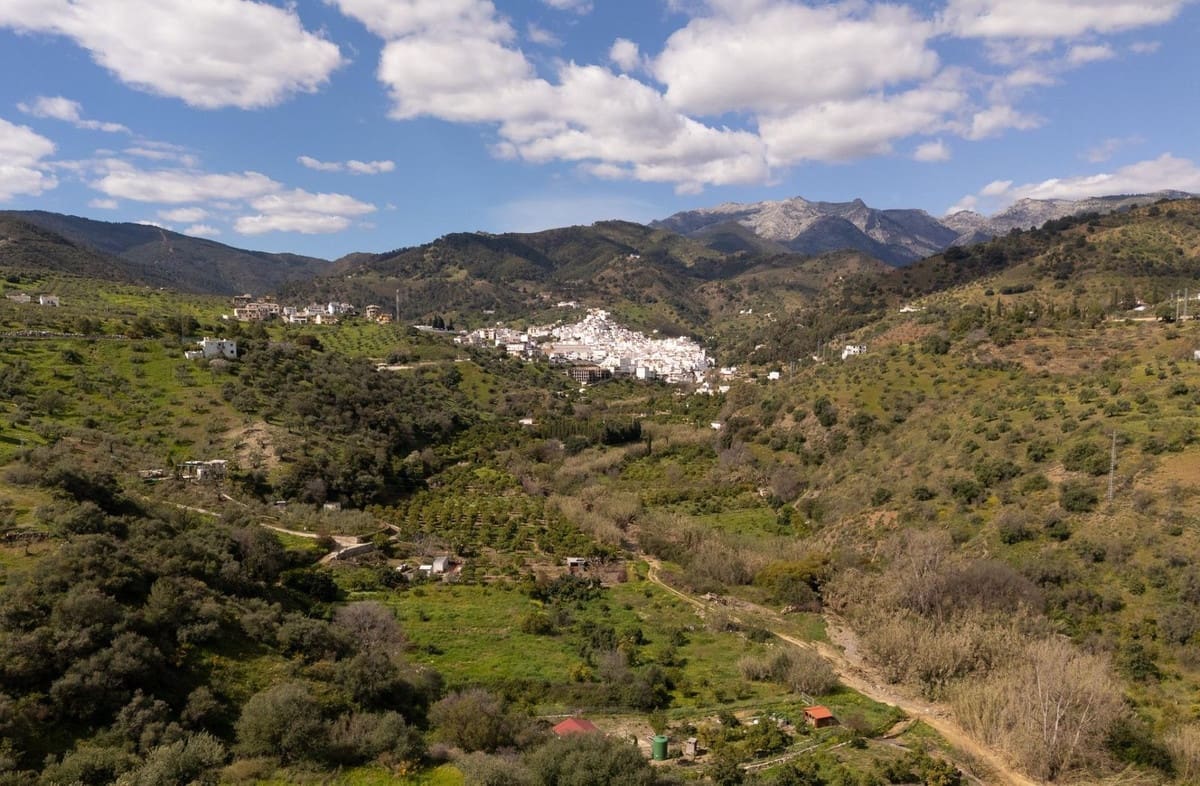 7 quarto Casa em Banda para venda em Tolox - 299 500 € (Ref: 10128385)