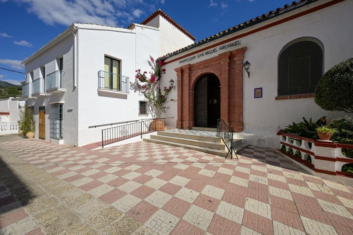7 quarto Casa em Banda para venda em Tolox - 299 500 € (Ref: 10128385)
