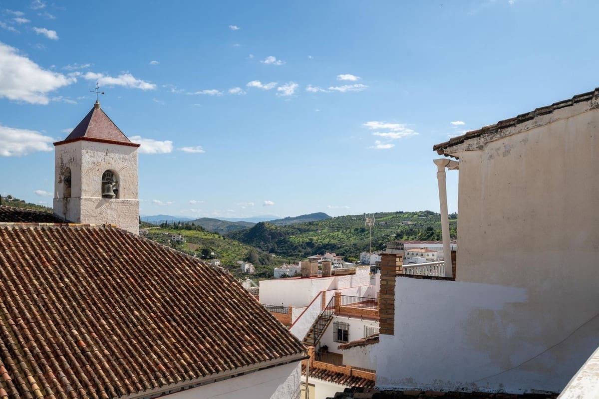7 quarto Casa em Banda para venda em Tolox - 299 500 € (Ref: 10128385)