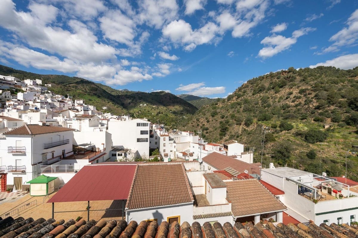 7 quarto Casa em Banda para venda em Tolox - 299 500 € (Ref: 10128385)