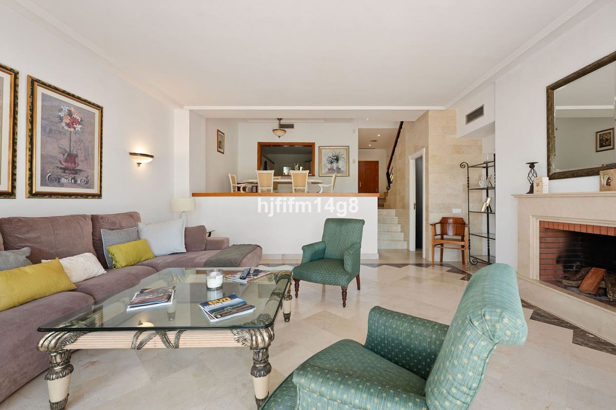 3 slaapkamer Huis te koop in Nueva Andalucia met zwembad garage - € 1.100.000 (Ref: 10128386)