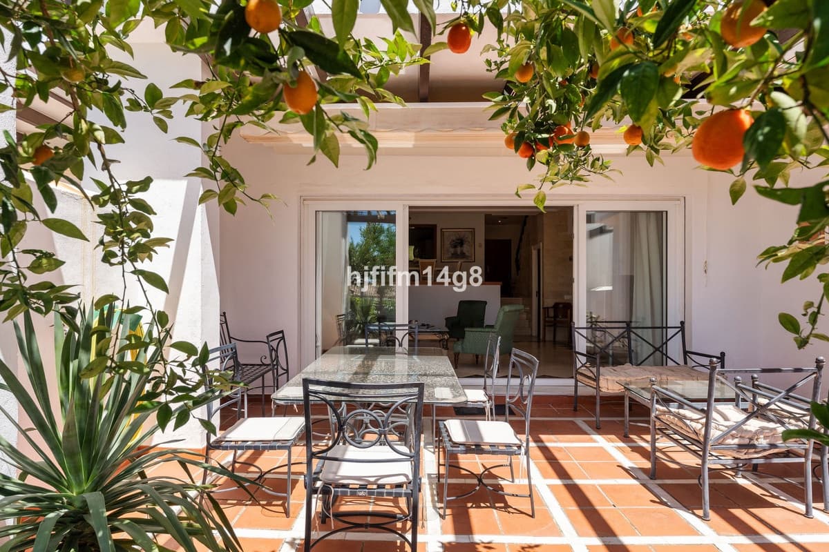 3 slaapkamer Huis te koop in Nueva Andalucia met zwembad garage - € 1.100.000 (Ref: 10128386)