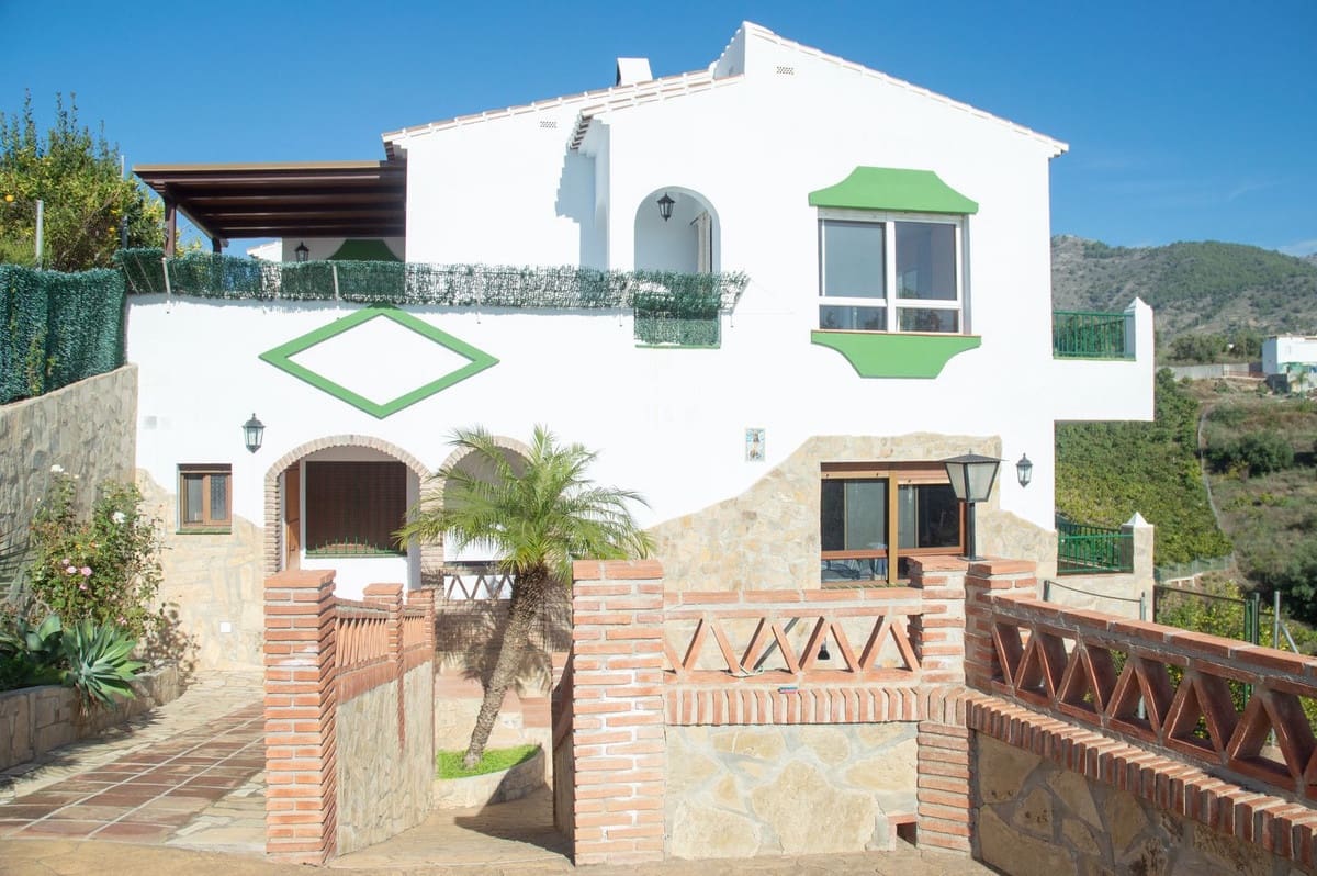 4 bedroom Villa for sale in Frigiliana with pool garage - € 960,000 (Ref: 10128393)