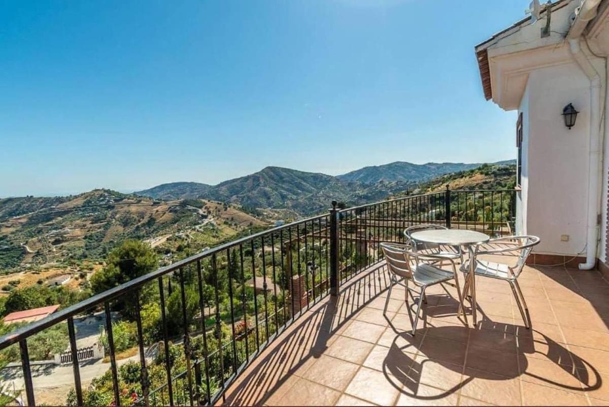 7 bedroom Villa for sale in Frigiliana with pool garage - € 1,200,000 (Ref: 10128394)