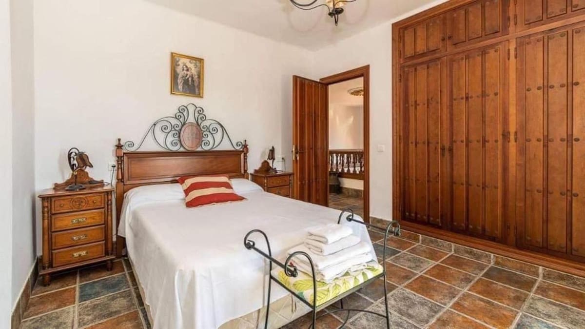 7 bedroom Villa for sale in Frigiliana with pool garage - € 1,200,000 (Ref: 10128394)