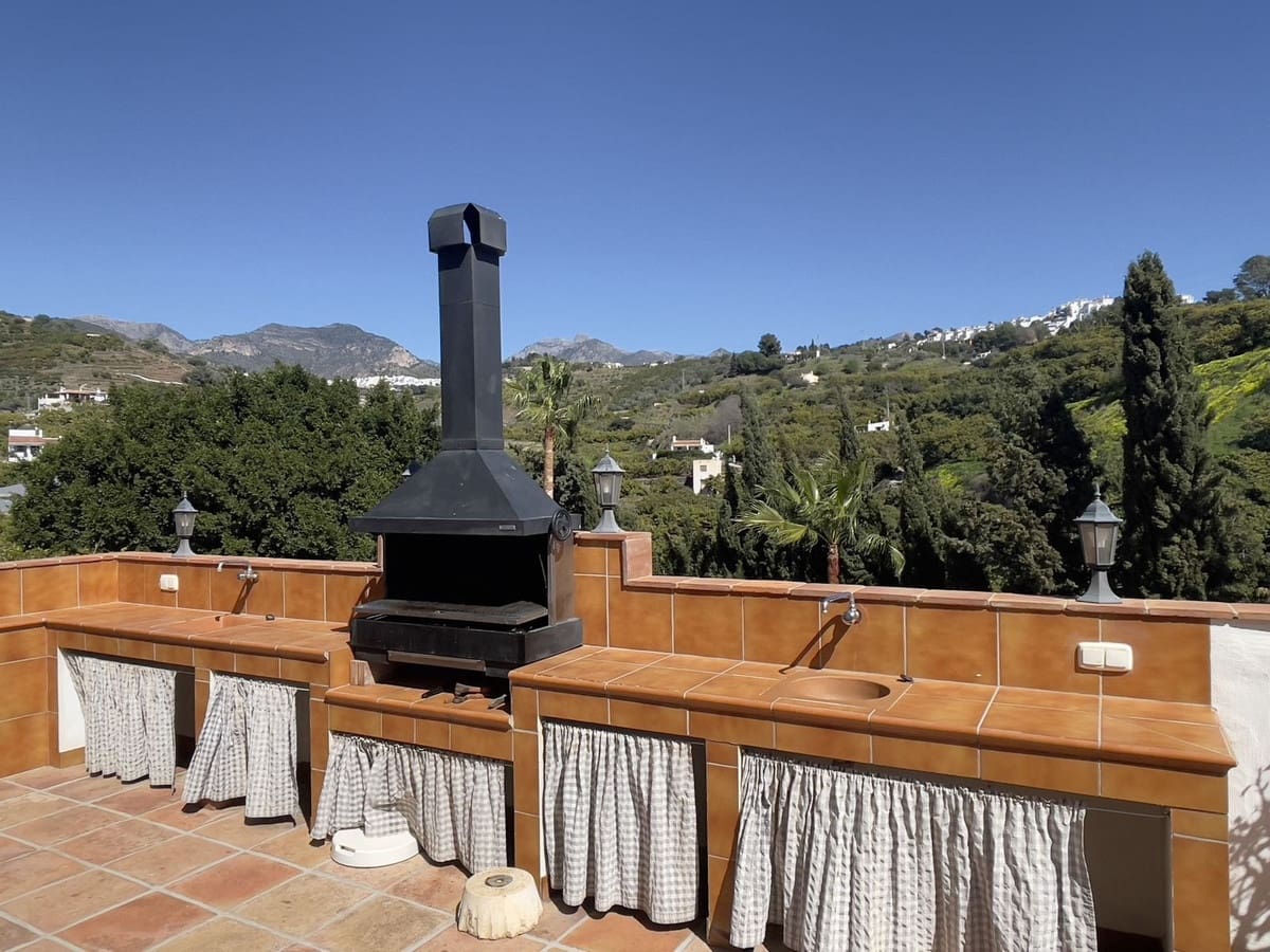 9 bedroom Villa for sale in Frigiliana with pool garage - € 3,200,000 (Ref: 10128395)