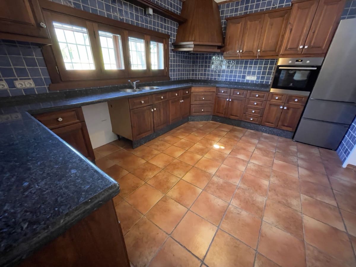 9 bedroom Villa for sale in Frigiliana with pool garage - € 3,200,000 (Ref: 10128395)