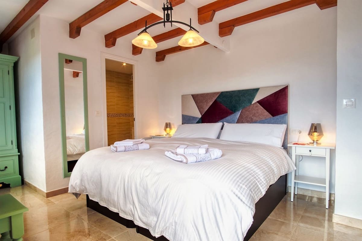 5 Zimmer Villa zu verkaufen in Iznate mit Pool Garage - 545.000 € (Ref: 10128396)