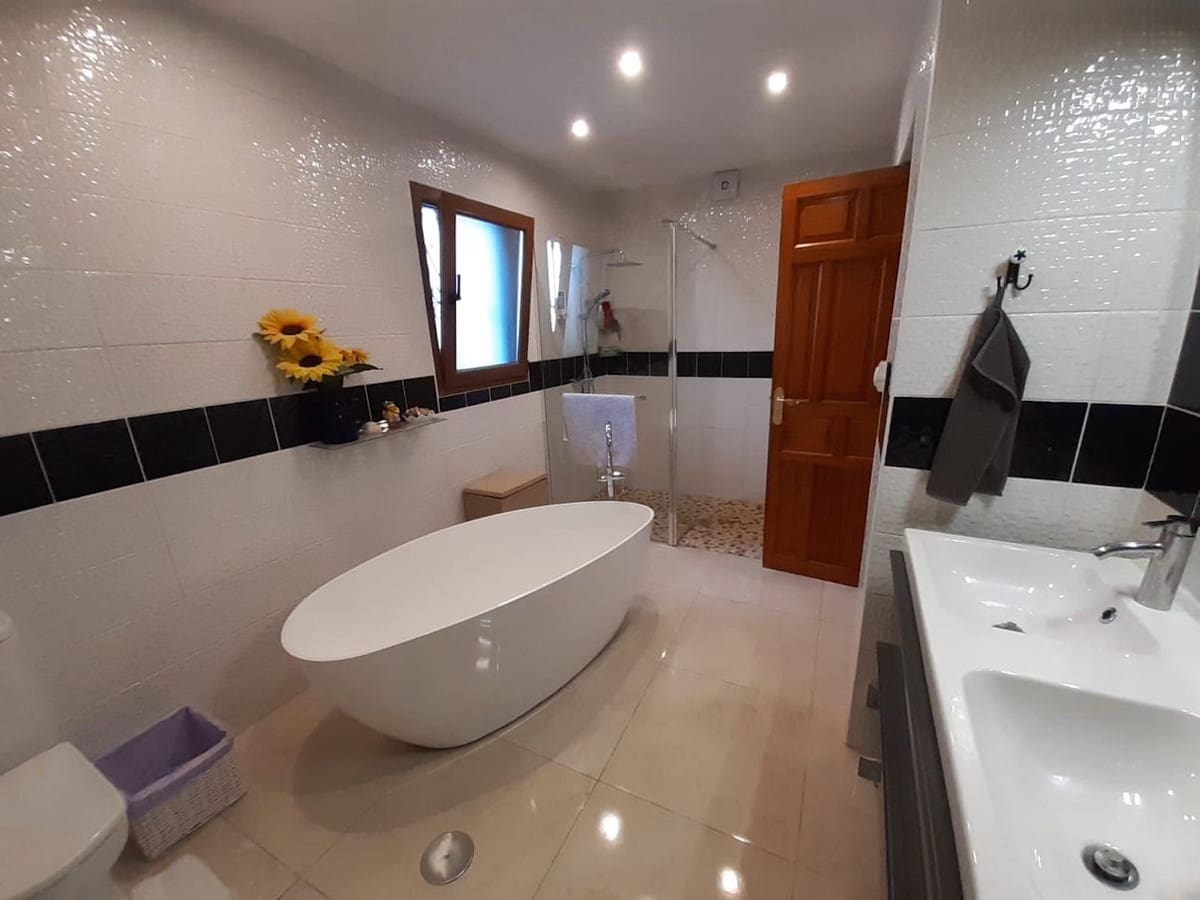 5 Zimmer Villa zu verkaufen in Iznate mit Pool Garage - 545.000 € (Ref: 10128396)